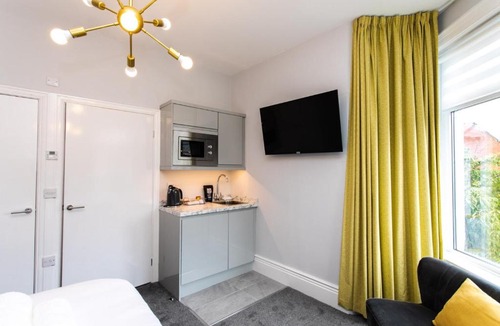 Whitley Bay Apartment | StayCoastal Linden Hotel King Deluxe Suite 2