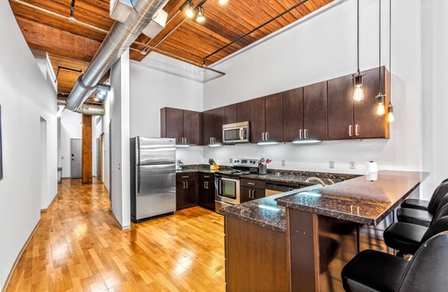 Downtown West Apartment | StaySTL-Extended Stays-2BR Loft-Pets-W/D-