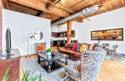 Downtown West Apartment | StaySTL-Extended Stays-2BR Loft-Pets-W/D-