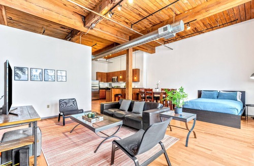 Downtown West Apartment | StaySTL- Stays-3 Bed Loft-Central Location-W/D-Dogs