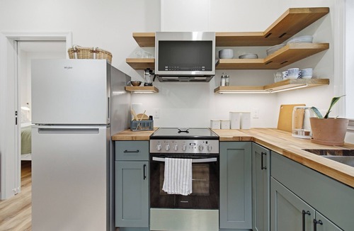 Lewiston Cottage | Steps from Bates College, Quiet & Beautiful Cottage Retreat with AC!