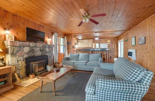 Cedarville House | Steps to Lake! Waterfront Cedarville Resort Cabin