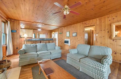 Cedarville House | Steps to Lake! Waterfront Cedarville Resort Cabin