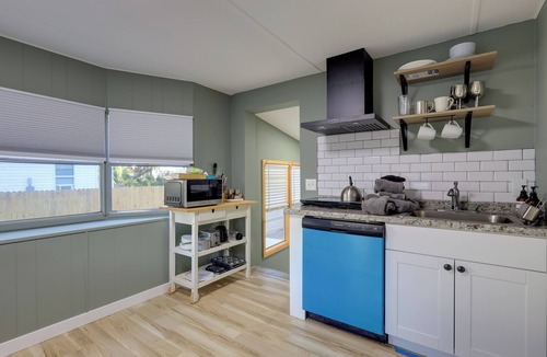Cross Creek House | Steps to Orange Lake: Pet-Friendly Getaway!