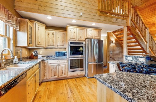 Vanderbilt Cabin | Steps to Sturgeon River! Dog-Friendly Nature Haven