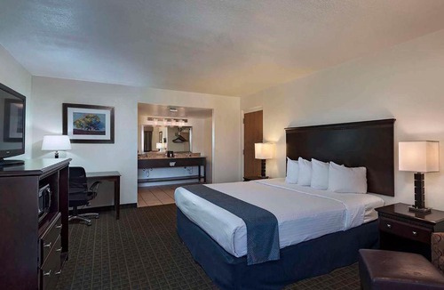 Carlsbad Hotel | Stevens Inn