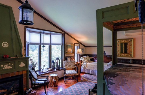 Burns Park Bed & Breakfast | Stone Chalet B&B Inn and Event Center