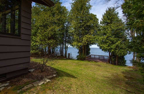 Sturgeon Bay Cabin | Stone's Throw Cabin - Bay Waterfront, New Build 2024