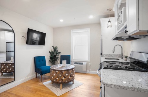 Newburyport Apartment | Stone Suite at The Hygge House