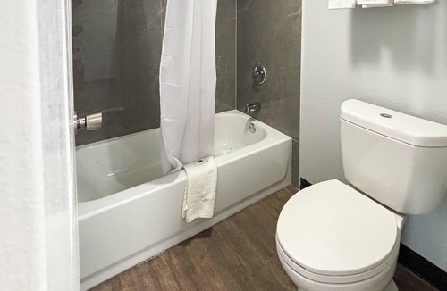 Lexington Hotel | Studio 6 Suites Lexington, Kentucky