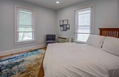 Cherokee Triangle Apartment | Studio apartment near all the coffee shops and restaurants in the Highlands