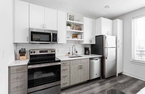 Cole-Noble District Apartment | Studio Apt in the Center of Downtown by Cozysuites