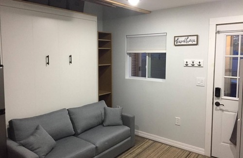 Scarborough Condo | Studio Condo (Newly Renovated) - 150' to Beach 20 min to Portland