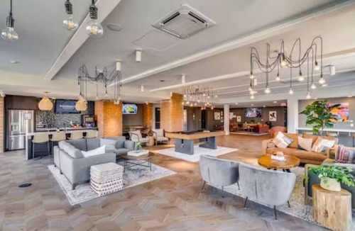 Pendleton Apartment | Studio Near Hard Rock | OTR Nightlife Spot