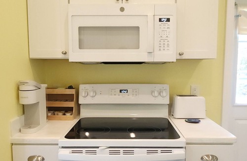 Kalkaska House | Studio sleeps 4 with Full RV hookup & AC