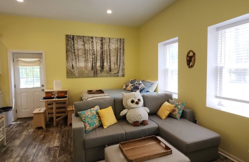 Kalkaska House | Studio sleeps 4 with Full RV hookup & AC