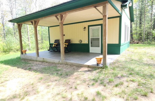 Kalkaska House | Studio sleeps 4 with Full RV hookup & AC