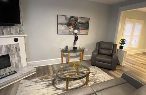 Akron Apartment | Stunning 2-bedroom apartment with all amenities!