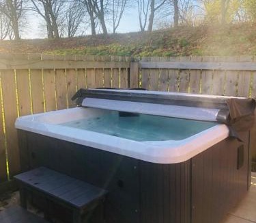 Morpeth House | Stunning 3-Bed Hot Tub Lodge Northumberland