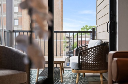 Shadyside Apartment | Stunning 3BR Penthouse Suite| 2 decks| A+ Location