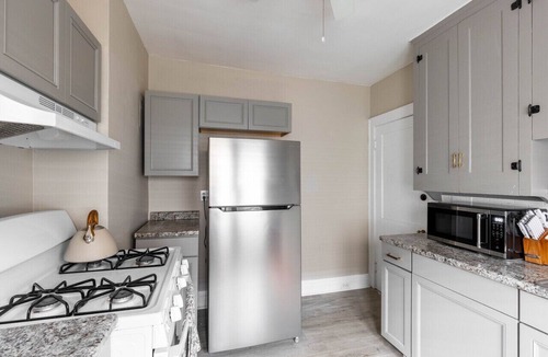 Cleveland Apartment | Stunning 3BR - Near Cleveland Clinic Main Campus