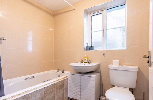 Peterlee House | Stunning 4-Bedroom Detached House with Ample Driveway for 1-2 Cars