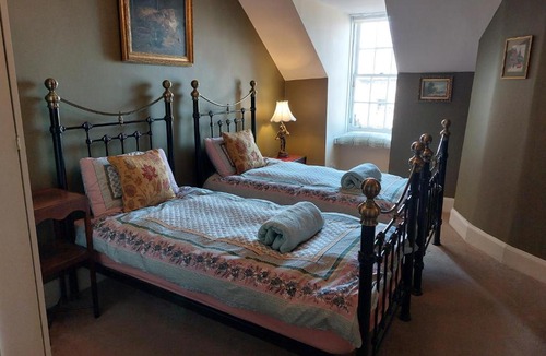 Old Town Apartment | Stunning 5BR Royal Mile Penthouse