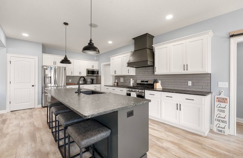 Hamilton House | Stunning 6 Bedroom Lake House Retreat on Hamilton Lake
