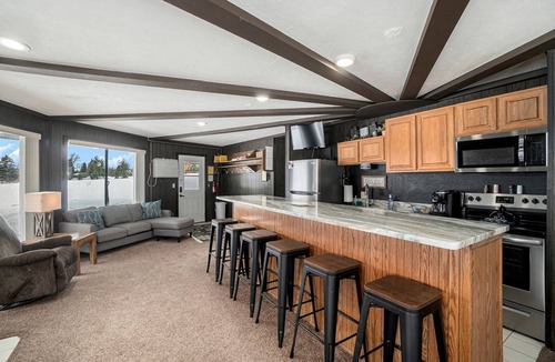 Boyne Falls Cabin | Stunning Cabin Getaway Perfect for Large Groups Situated in Boyne Falls, Michigan