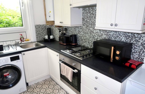 Dumfries Apartment | Stunning central apartment free public parking