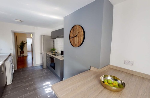 Sunderland House | Stunning City Centre-Uni Town House