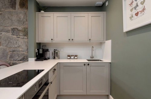 New Town Apartment | Stunning City Centre Apartment.