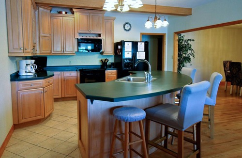 Town of Jerusalem House | Stunning, Fully-Loaded Home with Pool Table, and Dock
