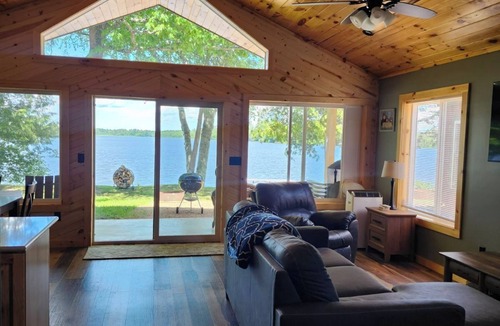 Mercer Cabin | Stunning Lake Side View,nMusky Point Resort,nLake of the Falls