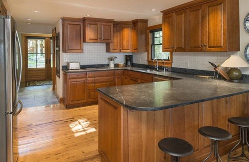 Oxford House | Stunning Lakefront Luxury Compound on Pristine Thompson Lake
