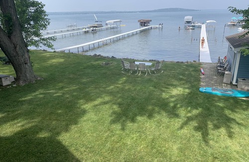 Markesan House | Stunning luxury 7 Bedroom Green Lake home on private lakefront