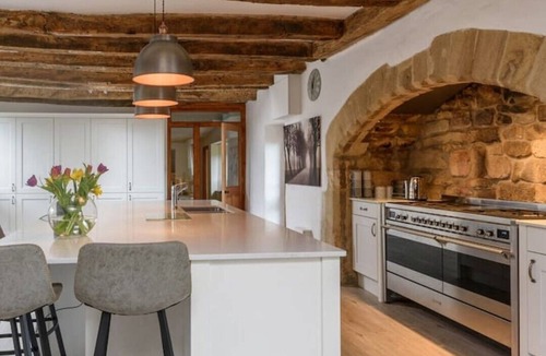 Ovingham House | Stunning Northumberland 10 Bed House with Hot Tub