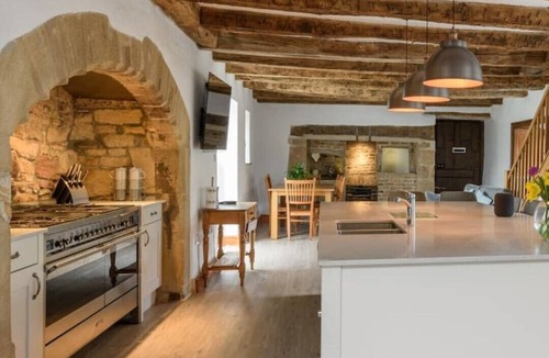 Ovingham House | Stunning Northumberland 10 Bed House with Hot Tub