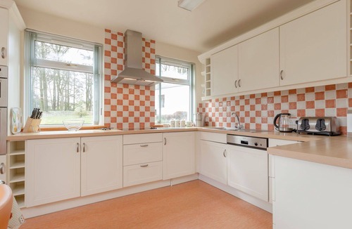 Maybole House | Stunning private villa for 6 people with WIFI, TV, pets allowed and panoramic view