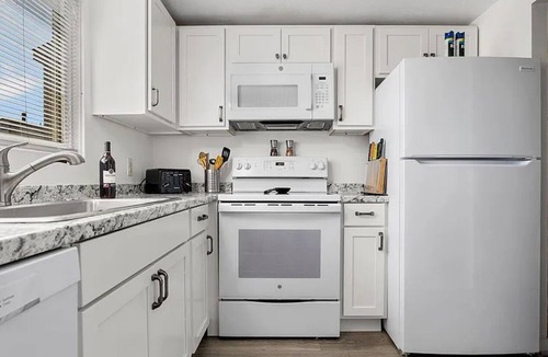 Cedar House | Stunning townhome 4BD 4BA Sugar Loaf, Michigan