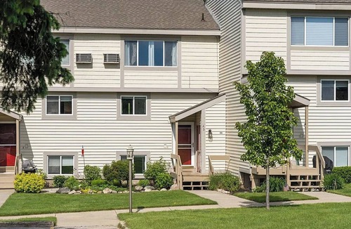 Cedar House | Stunning townhome 4BD 4BA Sugar Loaf, Michigan