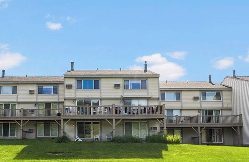 Cedar House | Stunning townhome 4BD 4BA Sugar Loaf, Michigan