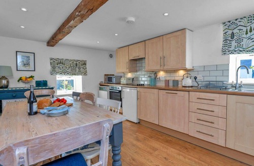 Kelso House | Stunning villa for 10 guests with WIFI and pets allowed