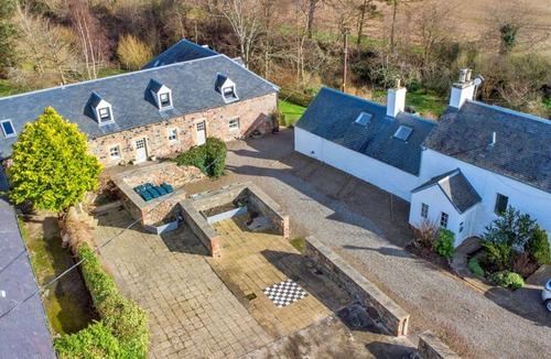 Kelso House | Stunning villa for 10 guests with WIFI and pets allowed