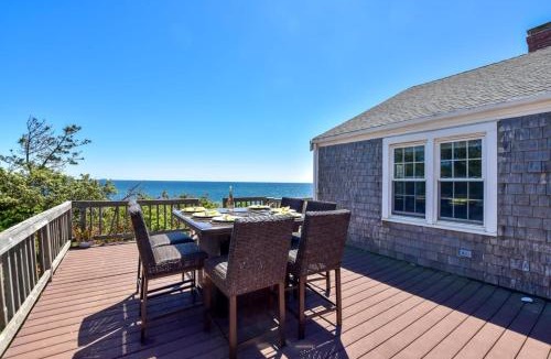 South Wellfleet House | Stunning Waterfront Views Beach steps away