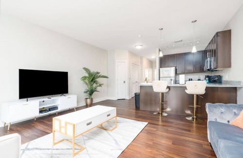 Indianapolis Apartment | Stylish 1BR in at the Crossing