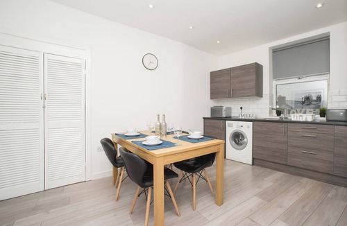 Sunderland Apartment | Stylish 4 bed apartment close to Hospital
