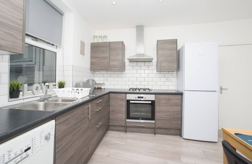 Sunderland Apartment | Stylish 4 bed apartment close to Hospital