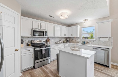 Noblesville House | Stylish 4BR Getaway | Loft | Family Friendly