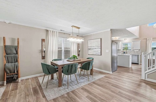 Noblesville House | Stylish 4BR Getaway | Loft | Family Friendly
